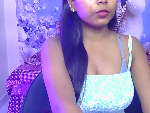 hoty-pinka online show from 04-07-26, 03:14