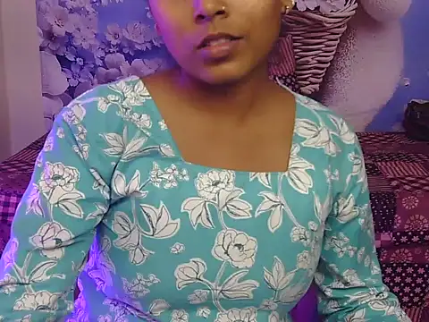 hoty-pinka online show from 04-23-26, 05:03