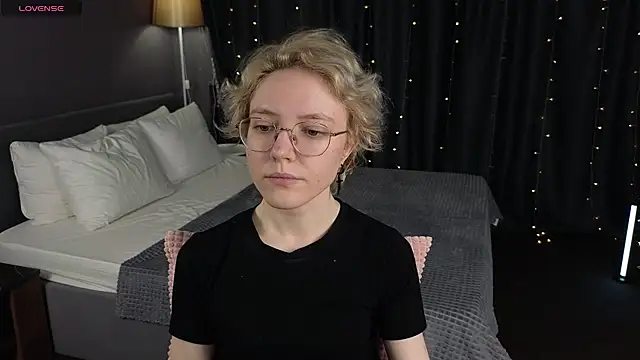 HottoKori online show from 05-20-26, 05:37