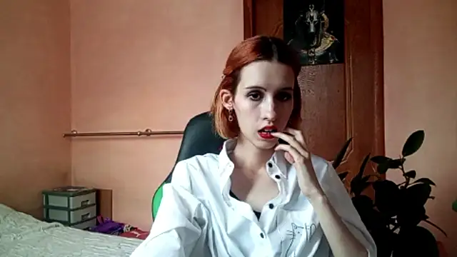 SirenFrost online show from 06-11-26, 03:20