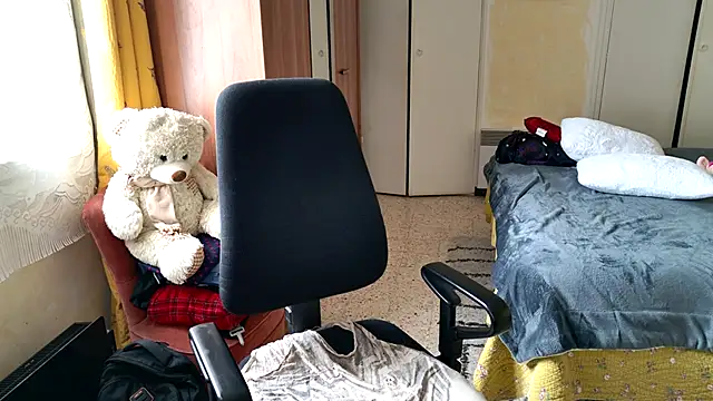 Chrismaturefrench online show from 04-19-26, 03:35