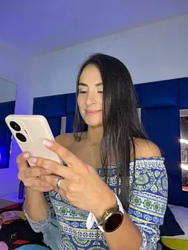 velvetlunaa  online show from 06-30-26, 02:28