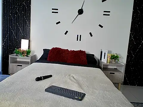 aurora petitee online show from 03-24-26, 01:11