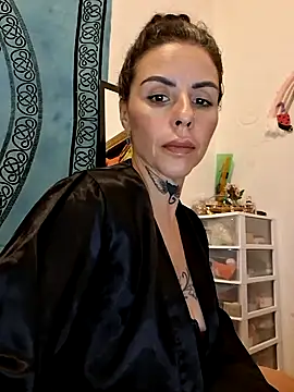 chiquitilla41 online show from 05-16-26, 03:49