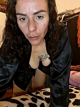 chiquitilla41 online show from 05-21-26, 11:57