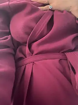 Supremegirlvibes online show from 04-06-26, 01:45