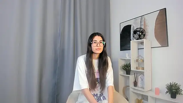 Snapshot of SusyRiek chatting on 03-23-26, 11:10 SusyRiek online show from 03-23-26, 11:10