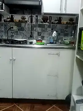 sexymomsn online show from 05-11-26, 12:01