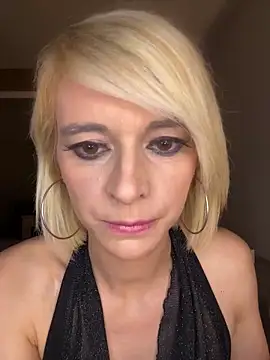 Snapshot of evaluminax chatting on 03-27-26, 09:27 evaluminax online show from 03-27-26, 09:27