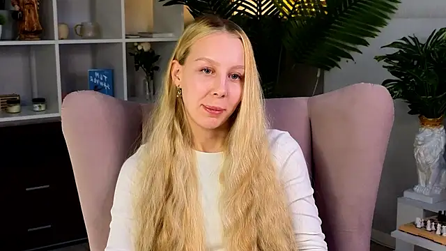 LishaPelle online show from 03-22-26, 08:38