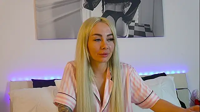 Snapshot of FrancescaGrayy chatting on 06-07-26, 06:57 FrancescaGrayy online show from 06-07-26, 06:57