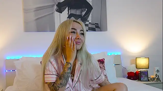 Snapshot of FrancescaGrayy chatting on 07-08-26, 04:40 FrancescaGrayy online show from 07-08-26, 04:40