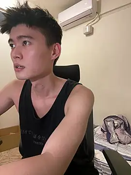 Snapshot of CalvinHY chatting on 06-26-26, 04:02 CalvinHY online show from 06-26-26, 04:02