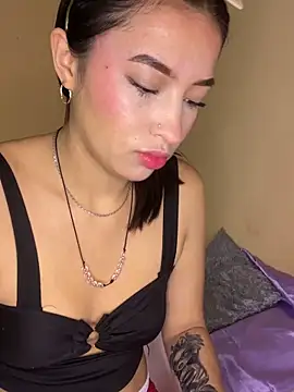 Itze Mua online show from 04-19-26, 11:00
