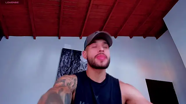 Snapshot of Santos_ramirez1 chatting on 03-31-26, 02:30 Santos ramirez1 online show from 03-31-26, 02:30