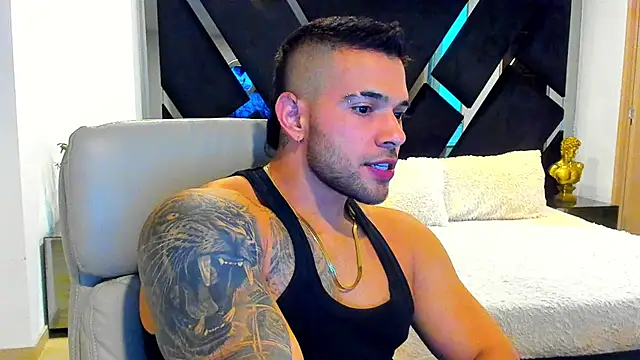 Snapshot of Raytorres chatting on 07-12-26, 12:22 Raytorres online show from 07-12-26, 12:22