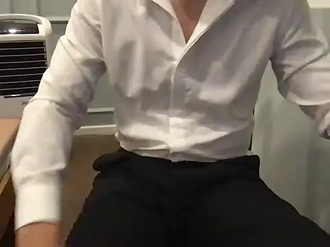 17Komodo online show from 07-08-26, 04:07