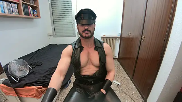 LeatherMax76 online show from 06-21-26, 09:31