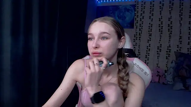 Snapshot of kitsune888 chatting on 04-08-26, 12:56 kitsune888 online show from 04-08-26, 12:56