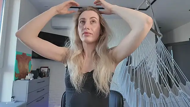 HEY KITSUNKA online show from 04-04-26, 01:28