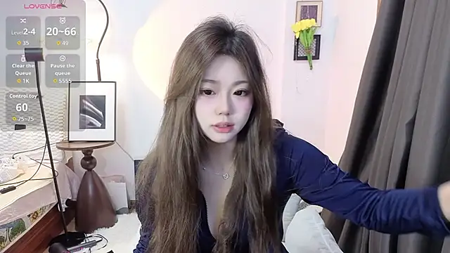 DAHLiA95 online show from 05-10-26, 12:42