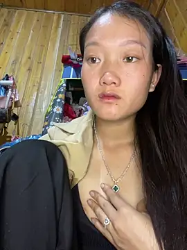 Jolinie online show from 04-19-26, 01:12