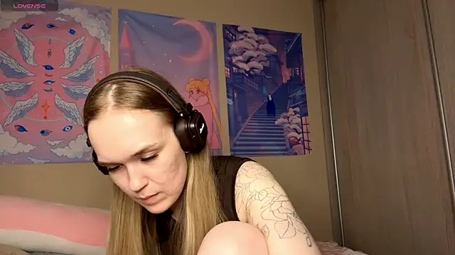 DenitaSpace online show from 05-08-26, 01:37