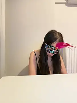 lilyums online show from 06-14-26, 11:06