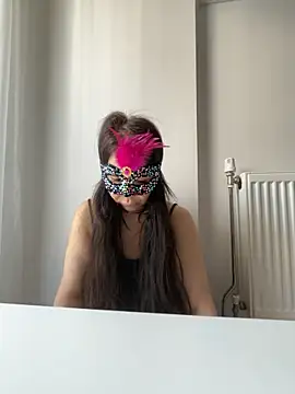 lilyums online show from 06-07-26, 01:05