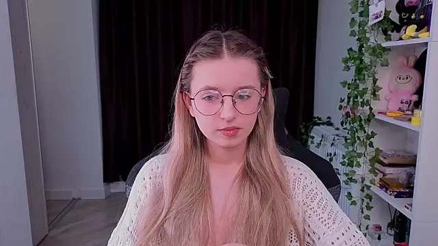 aviaveavii online show from 05-08-26, 04:55