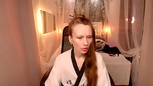 NicoleMiless online show from 04-14-26, 12:32