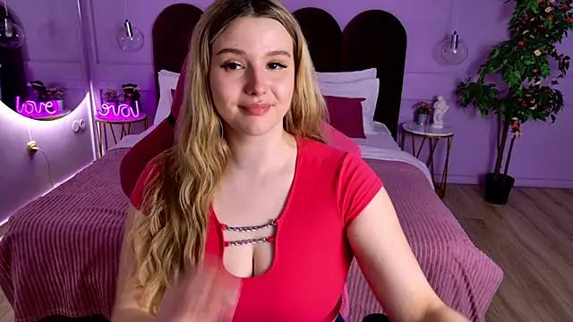 CharlotteAtwoood online show from 05-19-26, 04:03
