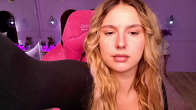 CharlotteAtwoood online show from 08-07-26, 04:13