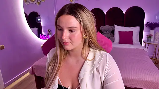 CharlotteAtwoood online show from 07-30-26, 04:17