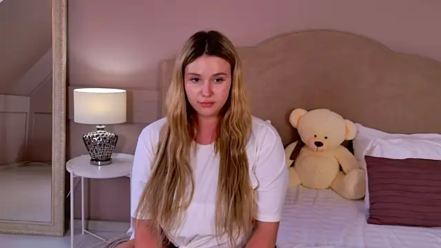 CharlotteAtwoood online show from 06-14-26, 04:08