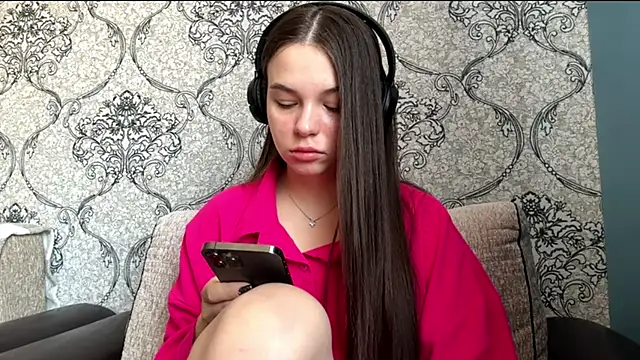 Snapshot of ThedaStrevell chatting on 03-23-26, 09:09 ThedaStrevell online show from 03-23-26, 09:09