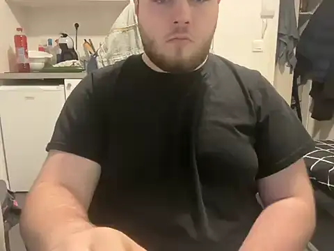 Snapshot of leowhitecock01 chatting on 03-22-26, 07:04 leowhitecock01 online show from 03-22-26, 07:04