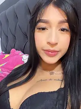 Snapshot of Hannaa_blondee chatting on 03-25-26, 12:33 Hannaa blondee online show from 03-25-26, 12:33