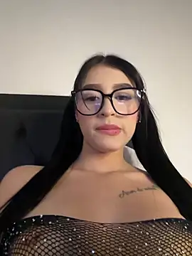 Snapshot of Hannaa_blondee chatting on 04-24-26, 10:45 Hannaa blondee online show from 04-24-26, 10:45