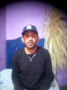 AronZuluaga online show from 03-24-26, 08:42