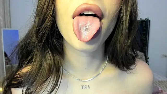 SofiyaXx online show from 06-04-26, 10:36