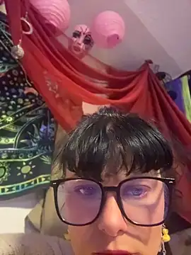 mango-kitty online show from 04-21-26, 08:26
