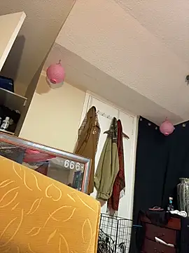 mango-kitty online show from 05-10-26, 05:00