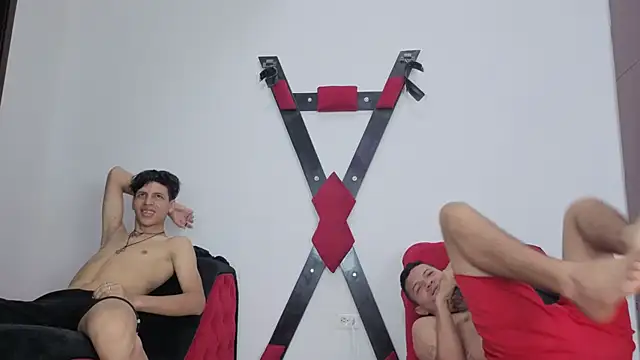 LatinsGuys2026 online show from 03-25-26, 12:15