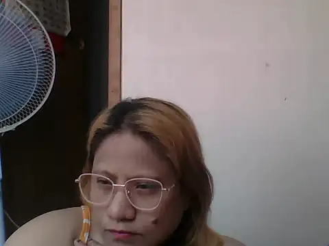 PinayChristine online show from 05-26-26, 06:00