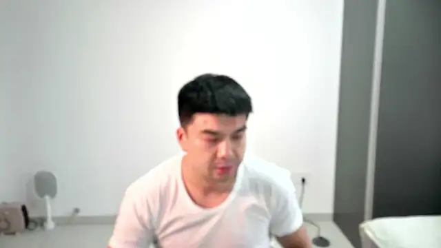 Snapshot of MichaelTheStraight chatting on 07-18-26, 09:18 MichaelTheStraight online show from 07-18-26, 09:18