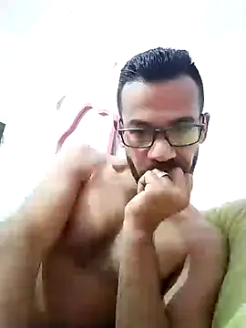 Snapshot of Alimohamed08 chatting on 03-23-26, 02:22 Alimohamed08 online show from 03-23-26, 02:22