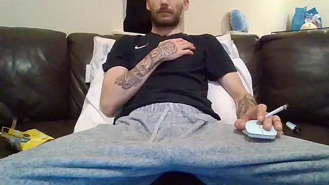 feetlovrr94 online show from 04-17-26, 12:02