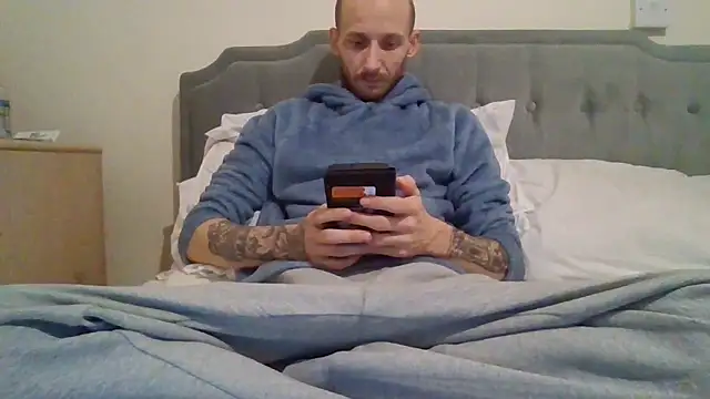 feetlovrr94 online show from 04-05-26, 11:39