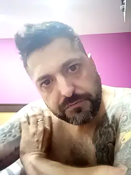 Snapshot of Muchos_cogios chatting on 06-17-26, 02:00 Muchos cogios online show from 06-17-26, 02:00